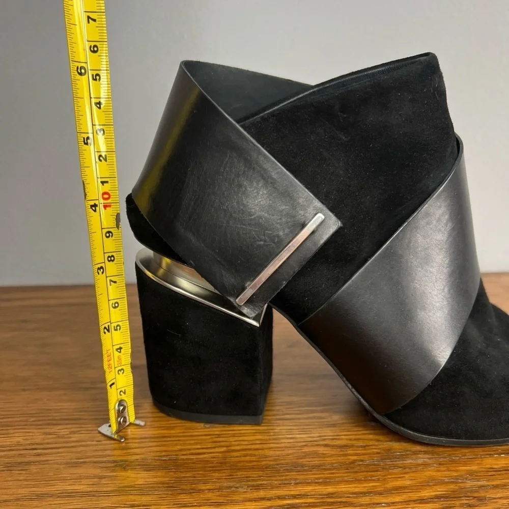 VIC MATIE Size 37 • Black Suede Leather Ankle Boots.